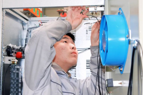 技能比武綻風(fēng)采，工匠精神耀九洲丨九洲集團(tuán)技能比武競賽進(jìn)行中！